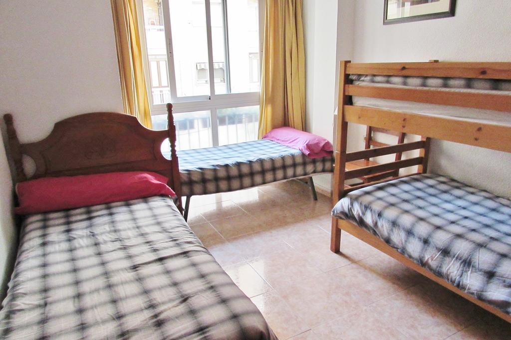 Hostal Nuevas Naciones - Granada — Fotos 3